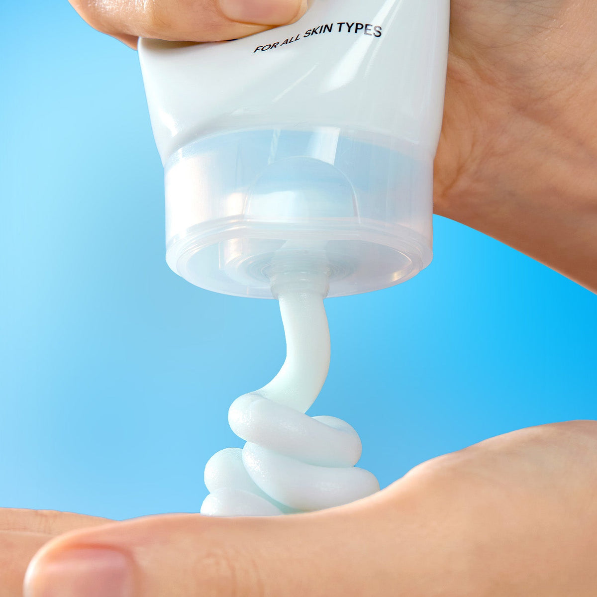 Torriden DIVE IN Low Molecular Hyaluronic Acid Cleansing Foam 150ml - official product image 6