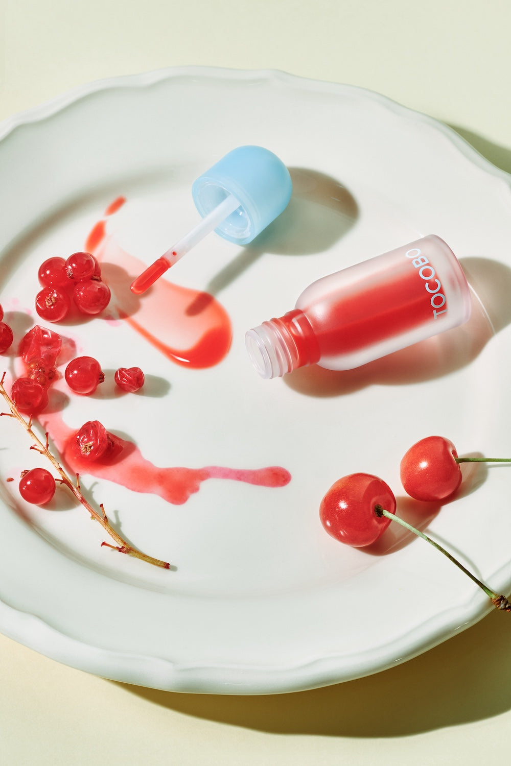 TOCOBO Juicy Berry Plumping Lip Oil 01 Chill Red 4g - product image 9